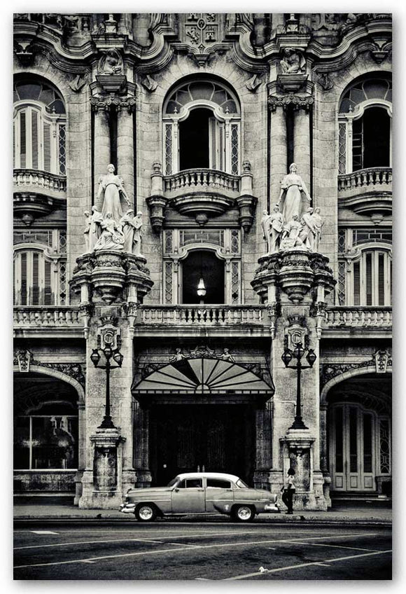 Gran Teatro de la Habana by Sabri Irmak
