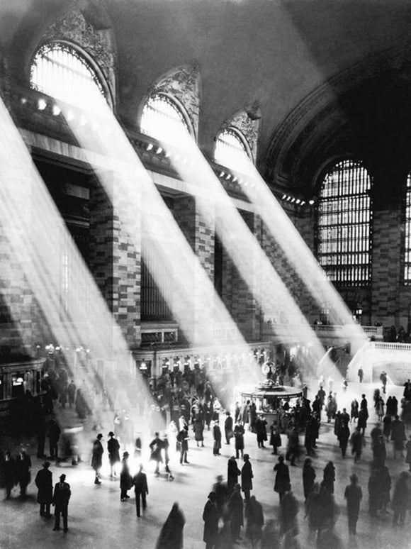 Grand Central Station by Kurt Hulton