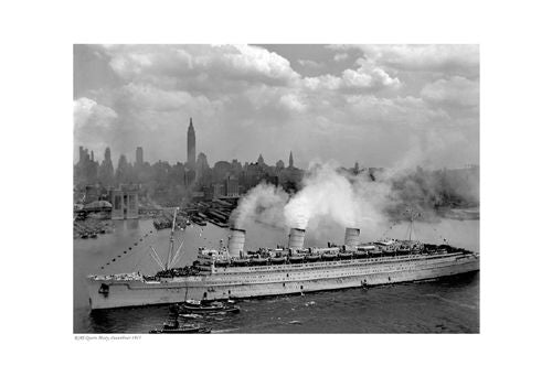 RMS Queen Mary, Ocean Liner, 1945 - Giclee